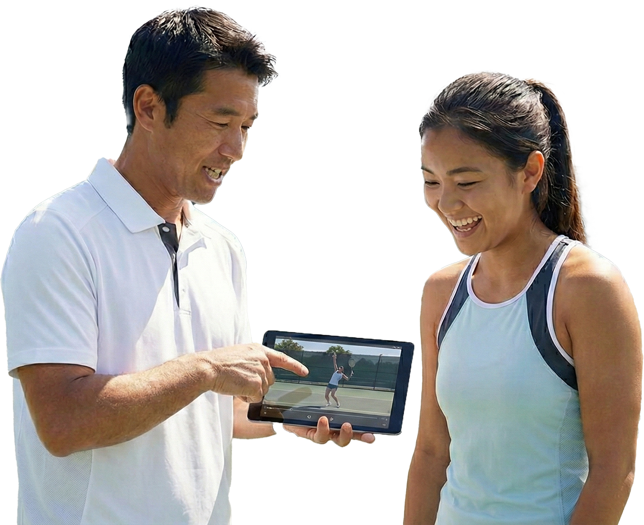 コーチと選手がテニス映像を見ながら話している様子